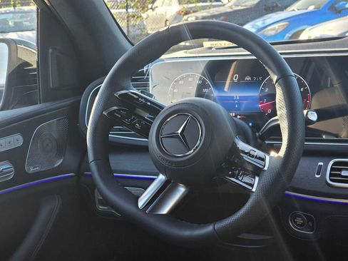 New 2025 Mercedes-Benz GLS 580 4MATIC image 16