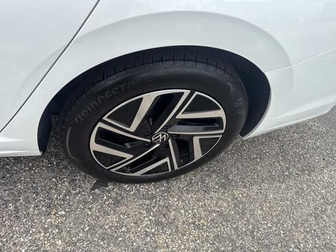 Used 2024 Volkswagen Jetta SEL FWD image 19