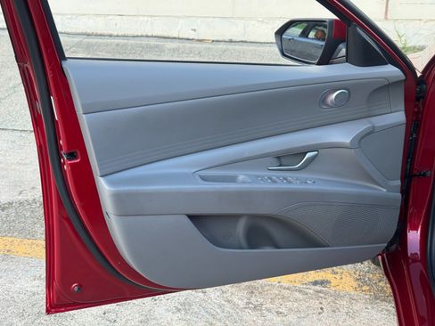 Used 2024 Hyundai Elantra SEL FWD image 39