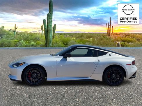 Certified 2024 Nissan Z Performance w/ Floor Mat Package RWD image 3