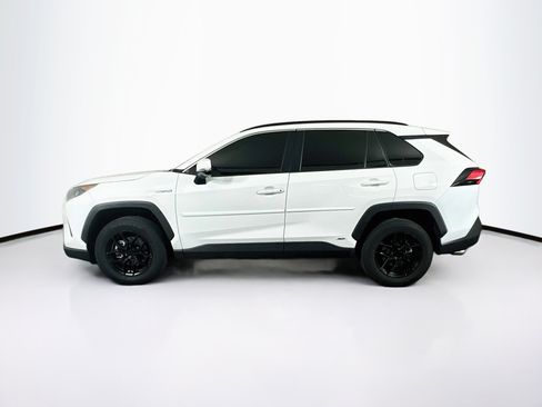 Used 2020 Toyota RAV4 LE w/ All Weather Liner Package AWD/4WD image 4