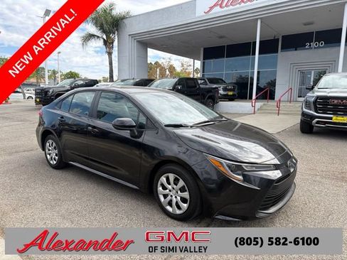 Used 2025 Toyota Corolla LE FWD image 1