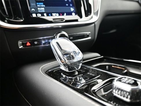 Used 2024 Volvo S60 T8 Ultimate image 12