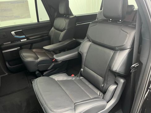 New 2026 Ford Expedition Max Platinum w/ Stealth Performance Package image 31