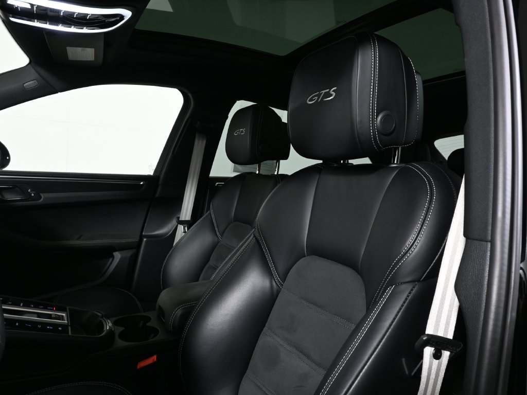 Used 2024 Porsche Macan GTS AWD/4WD image 15
