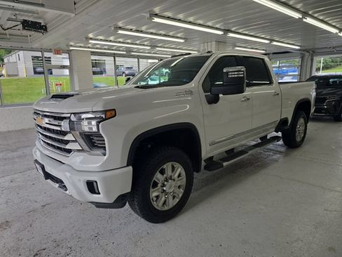 Certified 2025 Chevrolet Silverado 2500 High Country w/ Technology Package AWD/4WD image 2