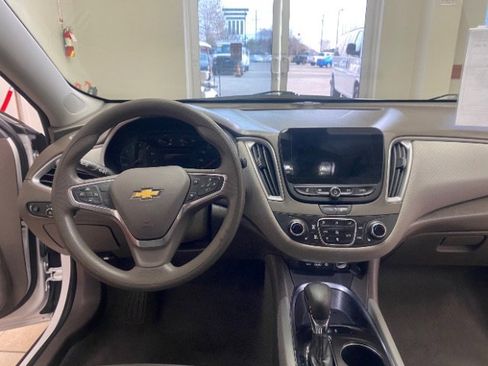 Used 2022 Chevrolet Malibu LT image 25