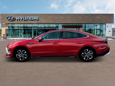 Used 2025 Hyundai Sonata SEL FWD image 22