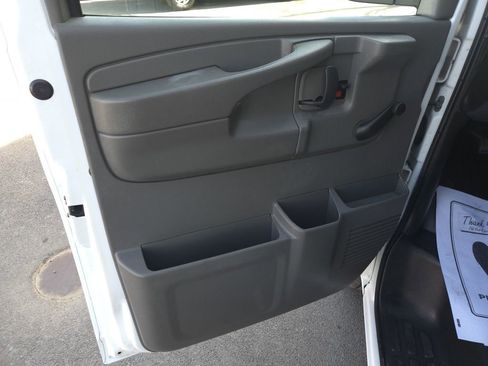 Used 2014 Chevrolet Express 3500 image 14