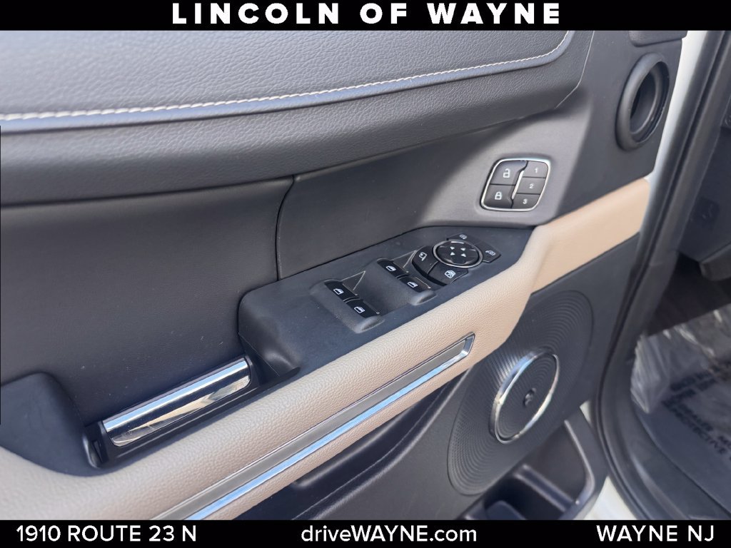 Used 2023 Ford Expedition Limited AWD/4WD image 13