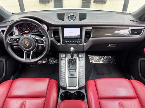 Used 2018 Porsche Macan GTS w/ Premium Package Plus AWD/4WD image 12