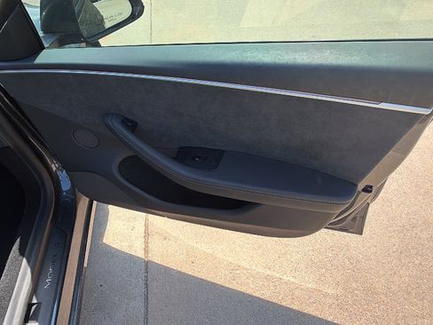 Used 2025 Tesla Model 3 Long Range image 19