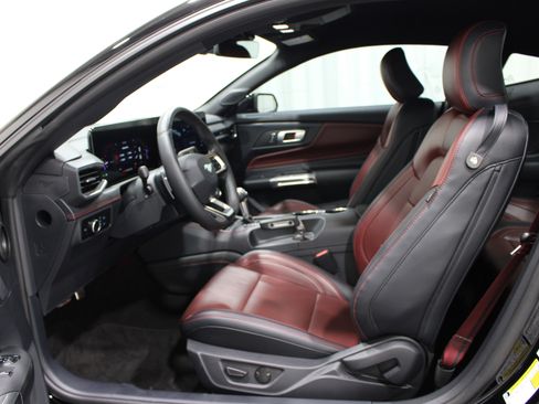 Used 2024 Ford Mustang GT Premium w/ GT Performance Package RWD image 3