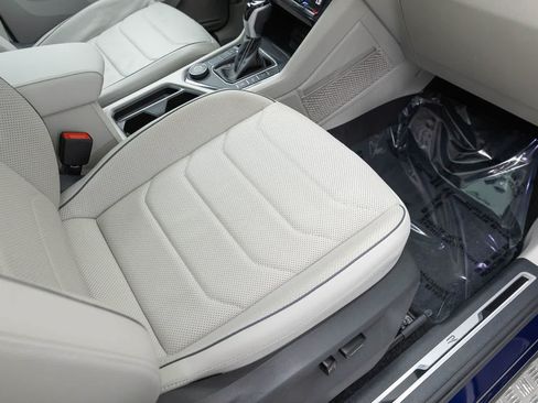 Used 2023 Volkswagen Tiguan SEL R-Line AWD/4WD image 47