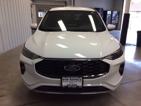 Used 2023 Ford Escape ST-Line Select AWD/4WD image 9