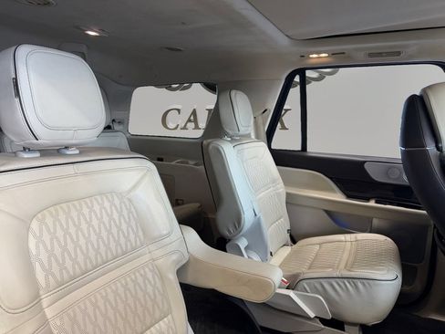 Used 2021 Lincoln Navigator Black Label w/ Cargo Convenience Package AWD/4WD image 29