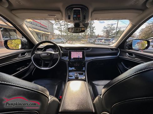 Used 2022 Jeep Grand Cherokee L Limited image 7