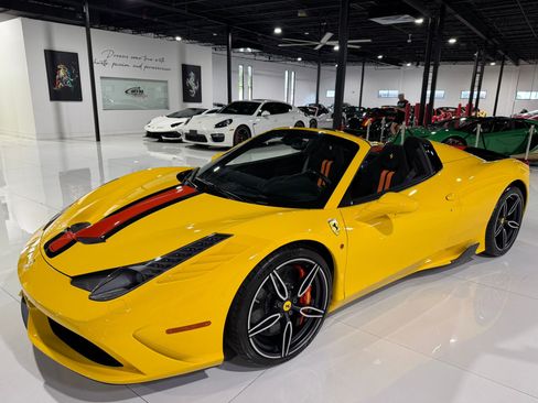 Used 2015 Ferrari 458 Speciale A image 11