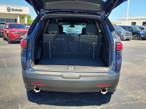 Used 2022 Chevrolet Traverse LT FWD image 8