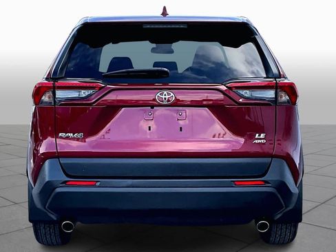 Used 2022 Toyota RAV4 LE image 5