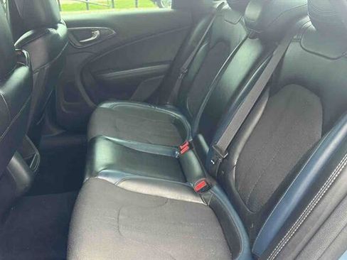 Used 2015 Chrysler 200 S FWD image 9