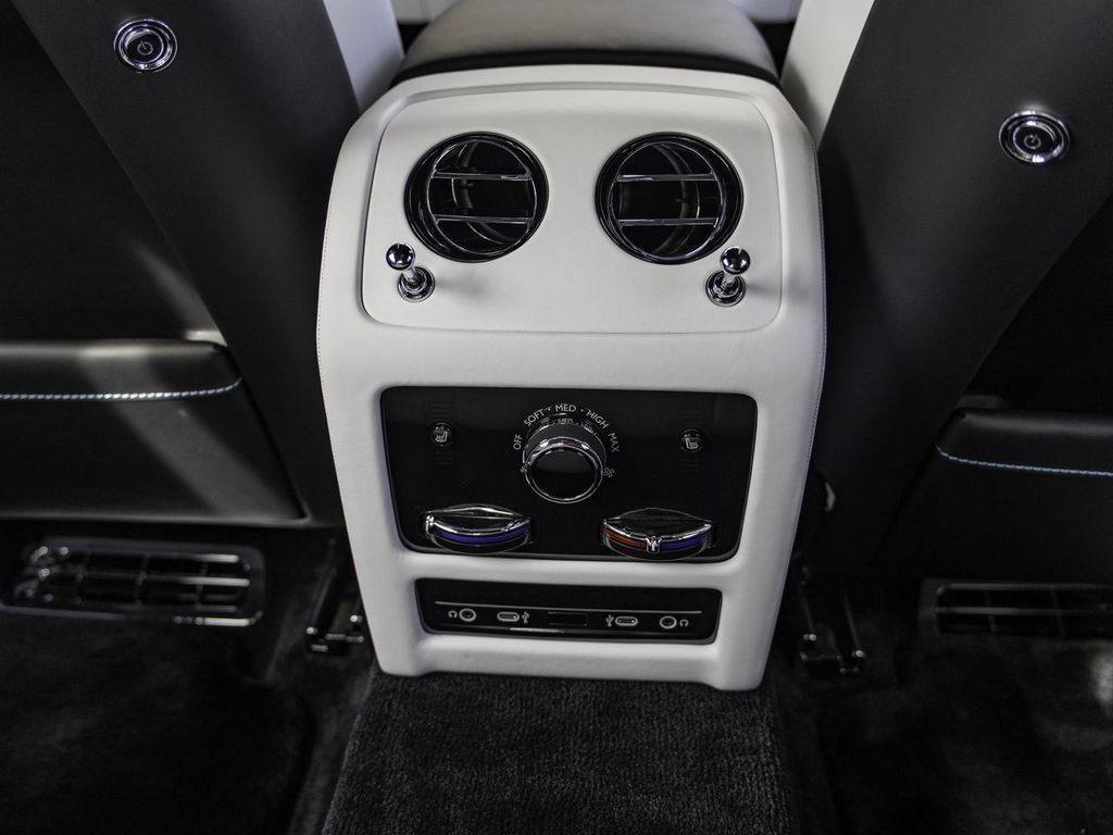 New 2026 Rolls-Royce Ghost Black Badge AWD/4WD image 41