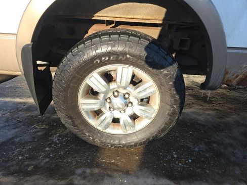 Used 2004 Ford F150 Lariat image 9