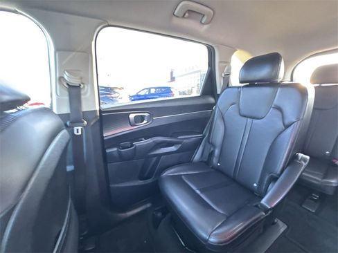 Used 2025 Kia Sorento EX image 12
