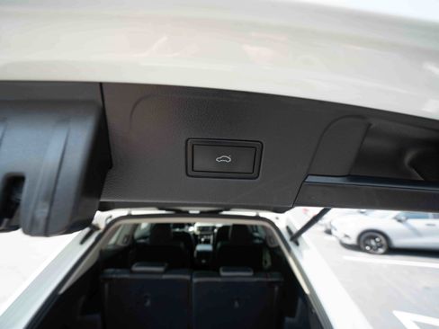 Used 2023 Volkswagen Atlas SE w/ Panoramic Sunroof Package AWD/4WD image 29