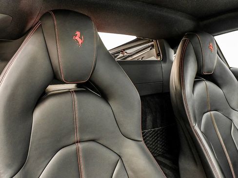 Used 2020 Ferrari F8 Tributo image 17