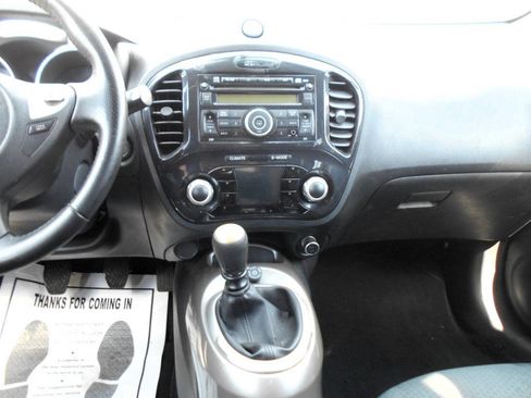 Used 2011 Nissan Juke SV w/ Sport Pkg image 12
