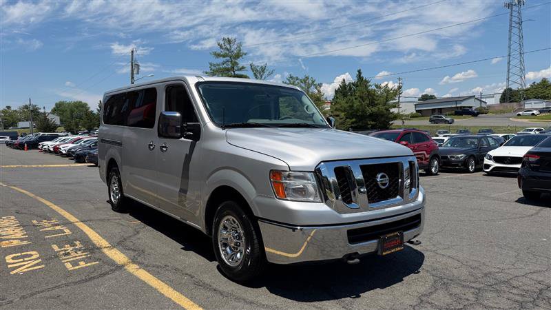 Used 2017 Nissan NV 3500 SV RWD image 3
