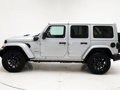 Used 2024 Jeep Wrangler Unlimited Sahara AWD/4WD image 6