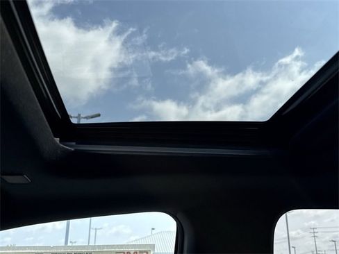 New 2026 GMC Canyon Elevation w/ Convenience Package image 14