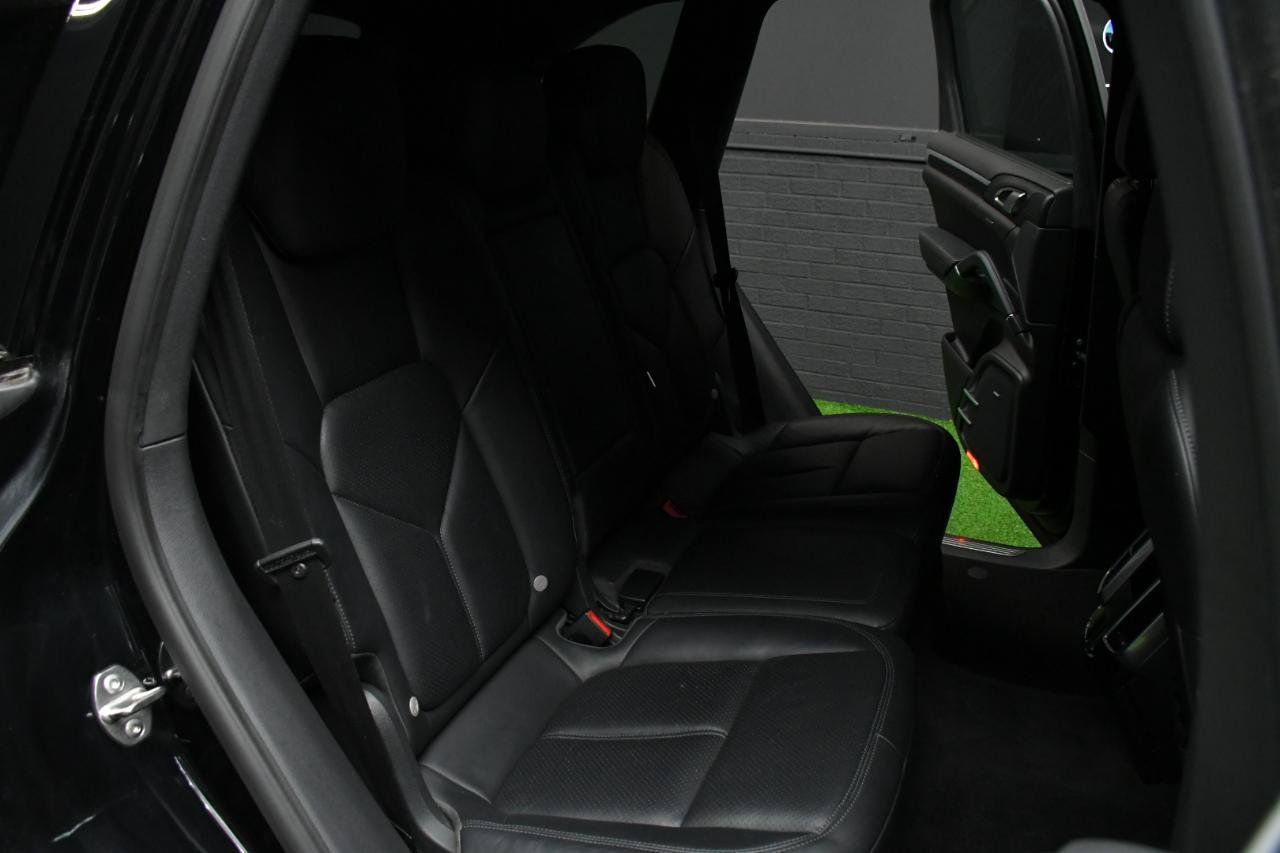 Used 2014 Porsche Cayenne S w/ Comfort Plus Package AWD/4WD image 34