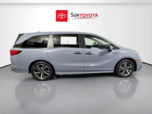 Used 2024 Honda Odyssey Touring image 2