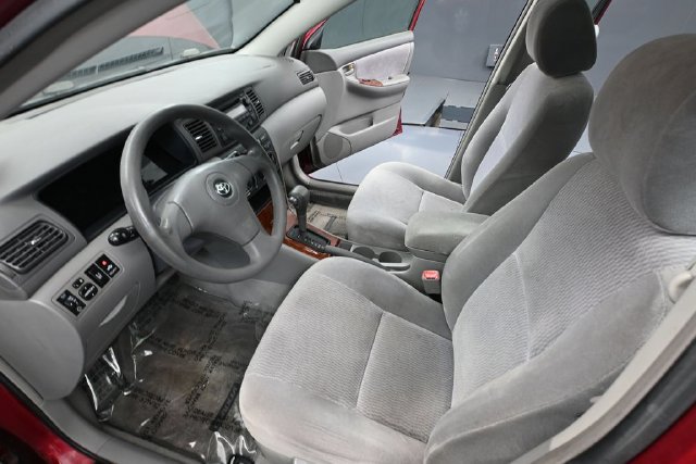 Used 2005 Toyota Corolla LE w/ Audio Value Pkg FWD image 16