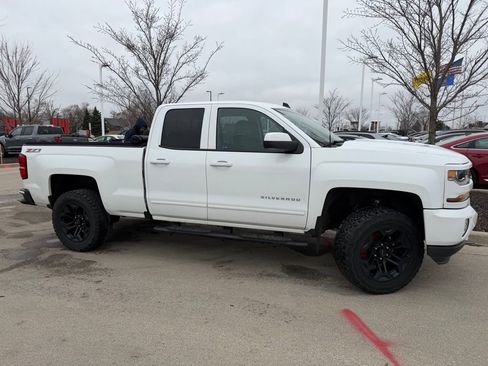 Used 2017 Chevrolet Silverado 1500 LT w/ All Star Edition AWD/4WD image 4