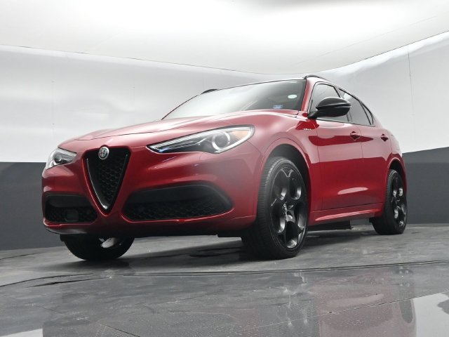 Used 2023 Alfa Romeo Stelvio Veloce AWD/4WD image 47