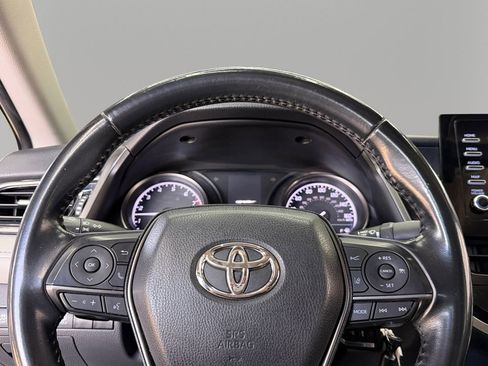 Used 2021 Toyota Camry SE image 16