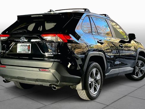 Used 2022 Toyota RAV4 XLE image 12