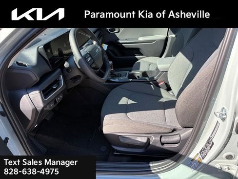 New 2025 Kia K4 LXS image 15