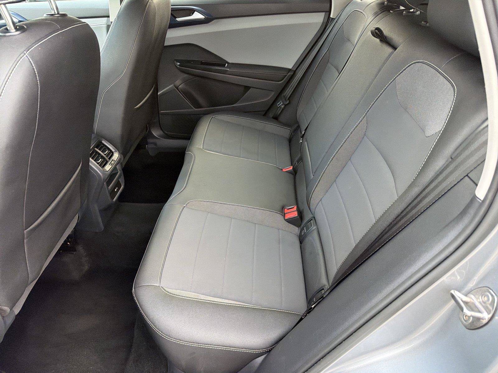 Used 2024 Volkswagen Taos SE FWD image 19