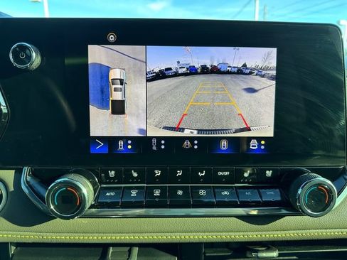 Used 2023 Chevrolet Colorado ZR2 w/ ZR2 Convenience Package III image 21