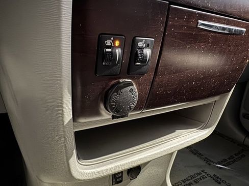 Used 2013 Toyota Sienna XLE image 16