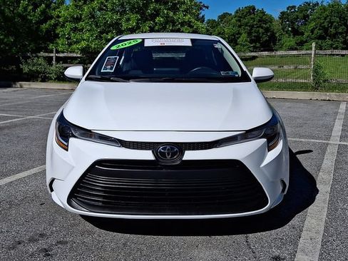 Certified 2025 Toyota Corolla LE FWD image 2
