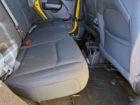 Used 2021 Jeep Wrangler Unlimited Sport image 23