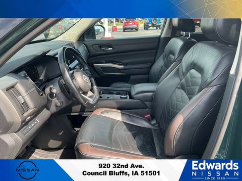 Used 2022 Nissan Pathfinder Platinum w/ Lighting Package (N93) AWD/4WD image 28