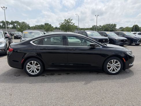 Used 2015 Chrysler 200 Limited w/ Convenience Group FWD image 4