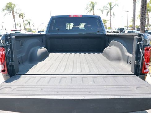 Used 2025 RAM 2500 Big Horn AWD/4WD image 36